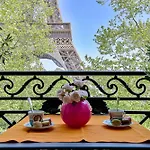 Eiffel Tower View Gem With Ac