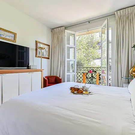 Appartamento Eiffel Tower View Gem With Ac Parigi